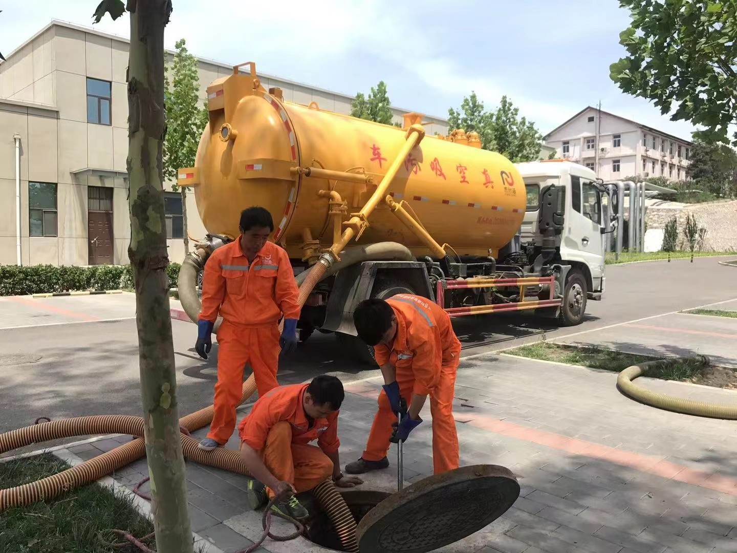 富源化粪池清理与5-8吨吸粪车施工效率分析